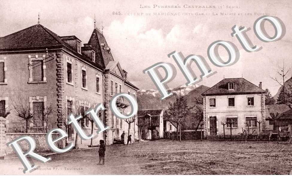 Cierp de Marignac, la Mairie et les Ecoles