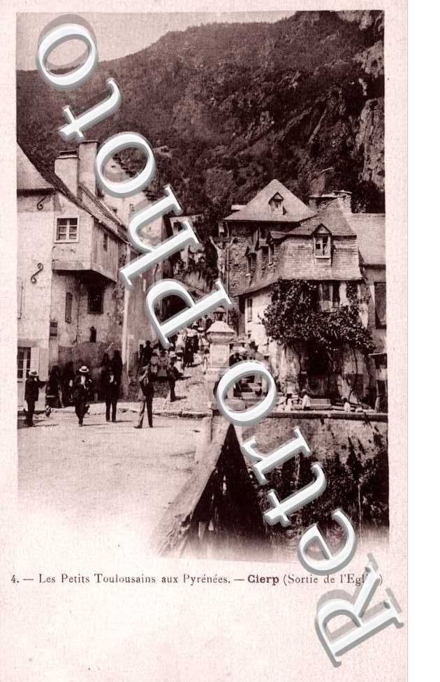 Sortie de l'Eglise