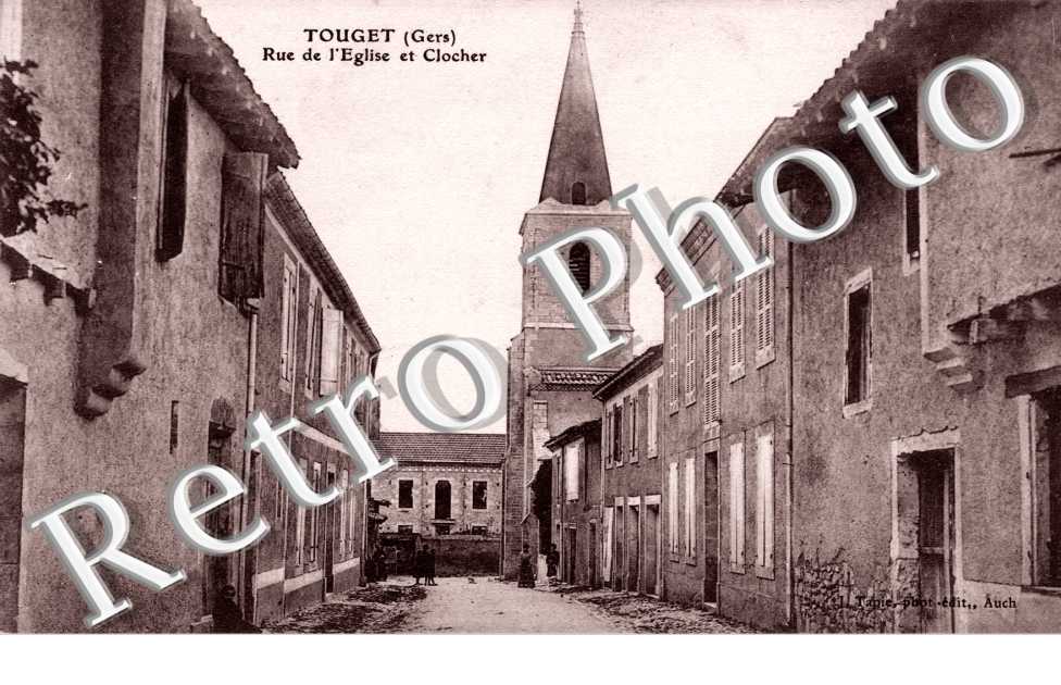 rue de l'eglise et clocher