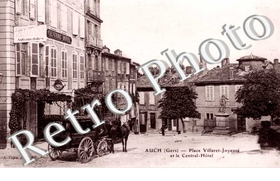 place Villaret-Joyeuse et le Central Hotel