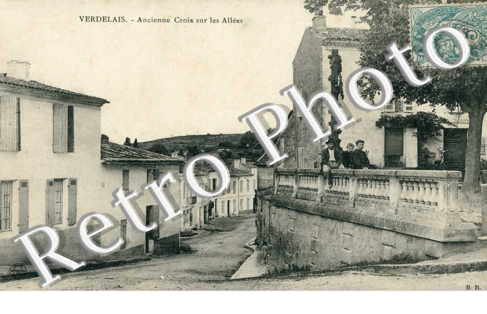 ancienne Croix sur les Allees