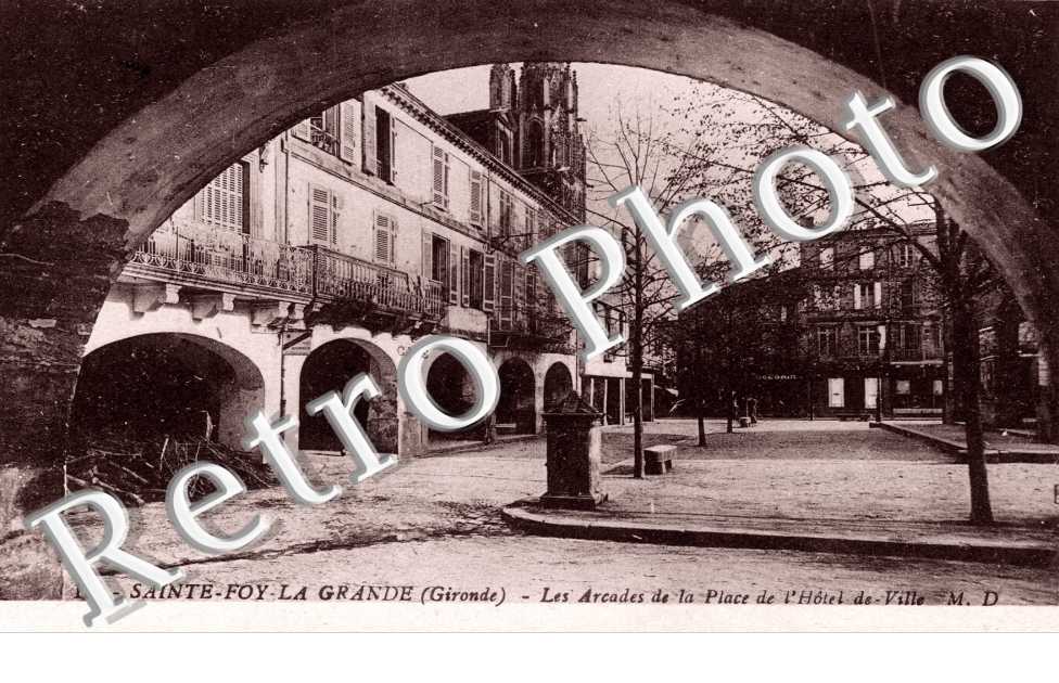 Les Arcades de la Place de l'Hotel de Ville