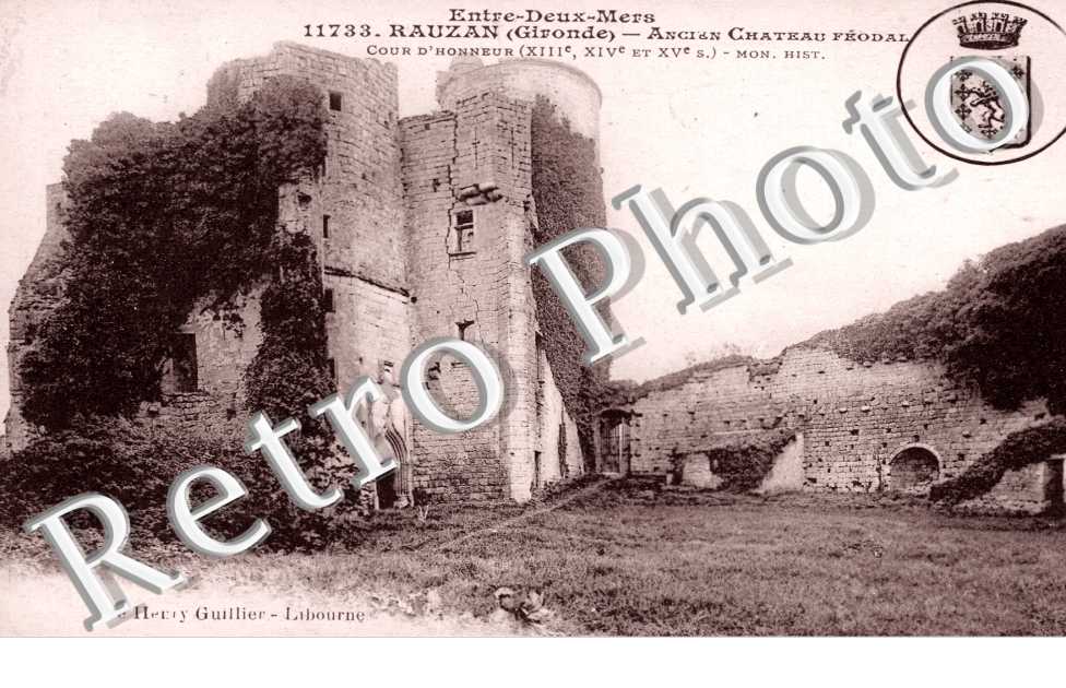 ancien chateau feodal - cour d'honneur