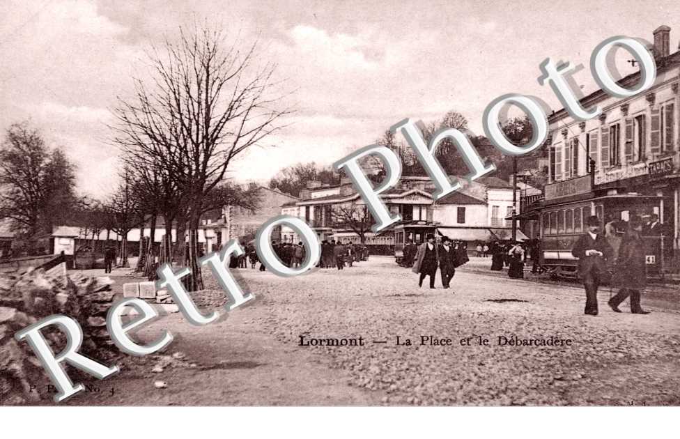 la place et le debarcadere