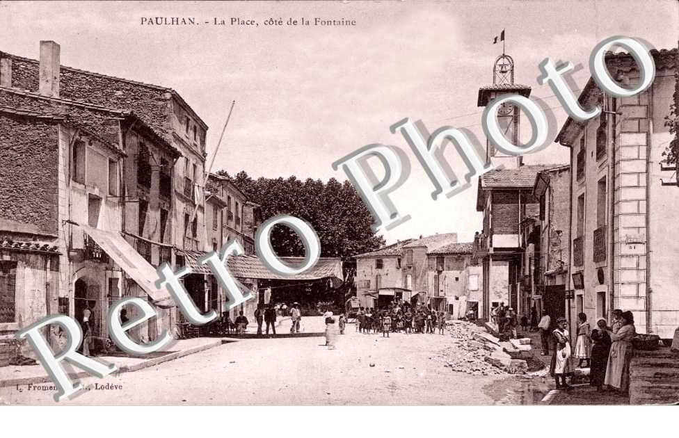La place, côté de la fontaine