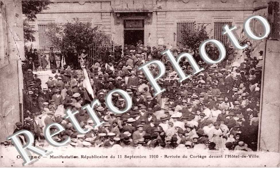 Manifestaion du 11 septembre 1910 devant l'Hotel de Ville