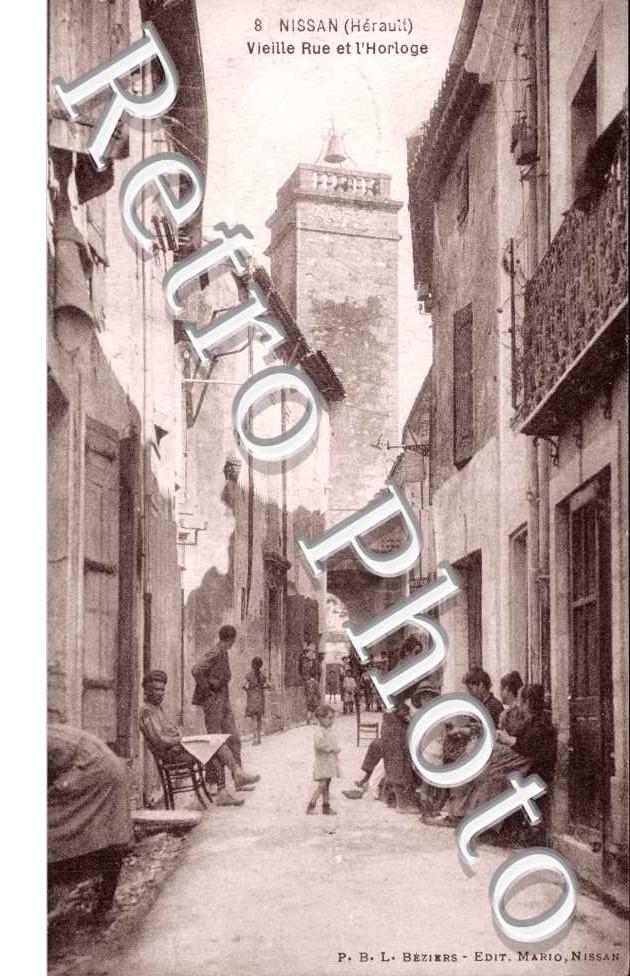 vieille rue et l'horloge