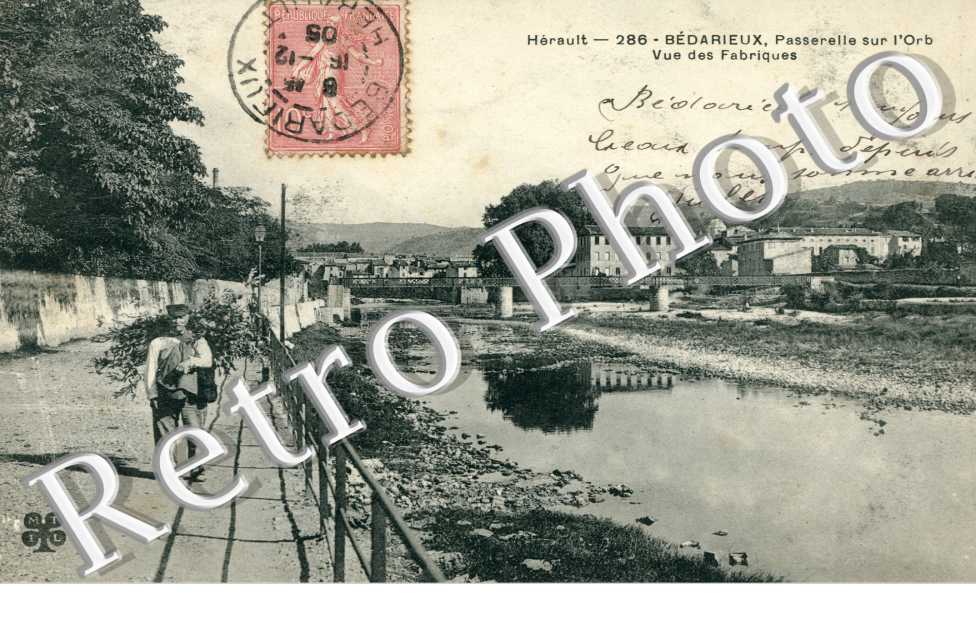 Passerelle sur l'Orb, vue des Fabriques