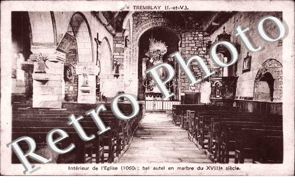 Interieur de l'Eglise - Bel Autel en marbre du XVIIIe siecle