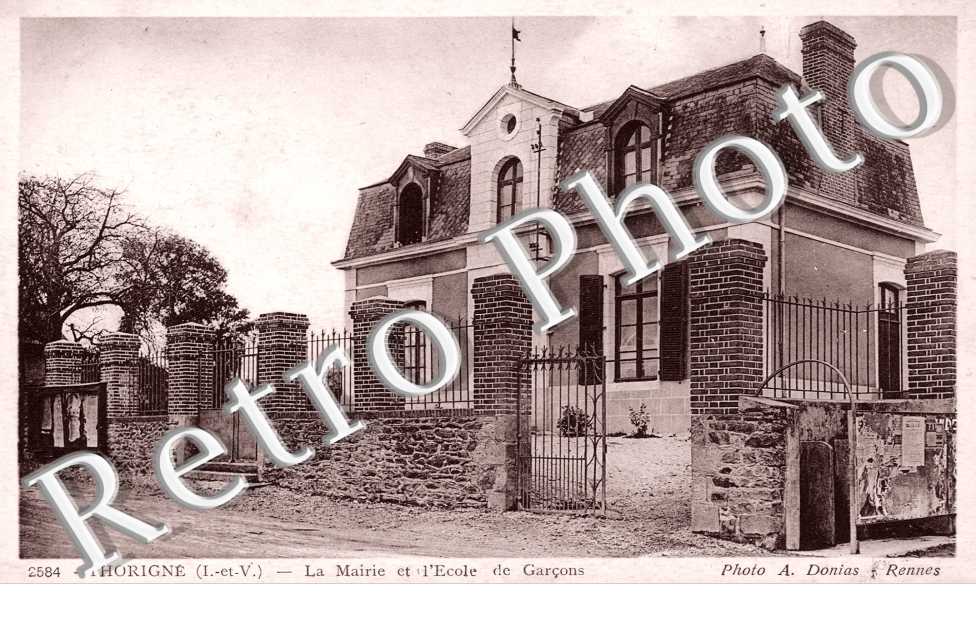 la Mairie et l'Ecole de Garcons