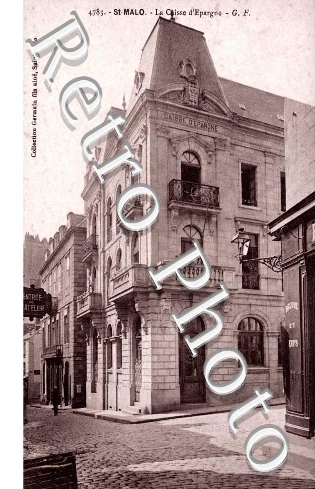 La caisse d'Epargne ( place Brevet, rue de Dinan)

    4, place Brevet
    14, rue de Dinan)

    4, place Brevet
    14, rue de Dinan°