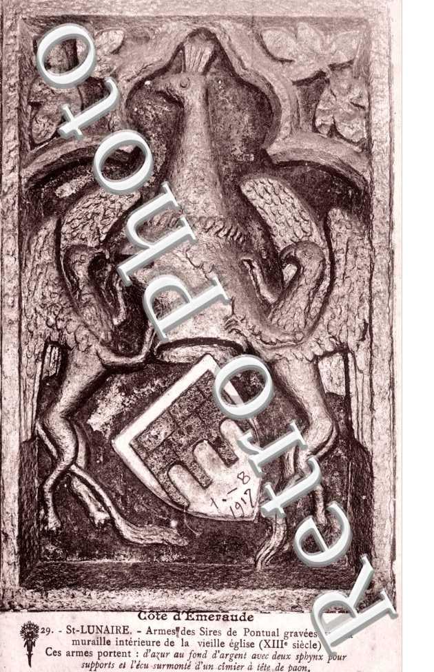 armes des Sires de Pontual gravees sur la muraille interieure de la vieille eglise