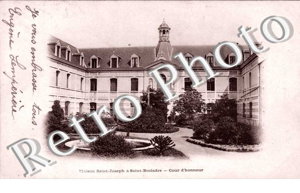 Maison Saint Joseph - Cour d'Honneur