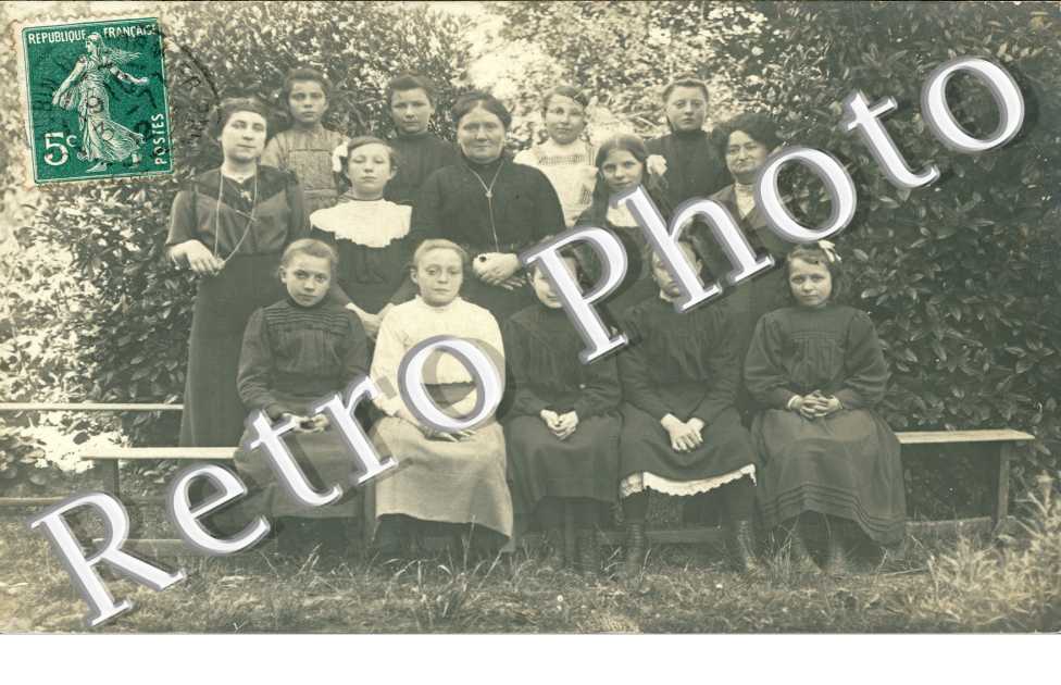 Groupe de Femmes et Jeunes Filles