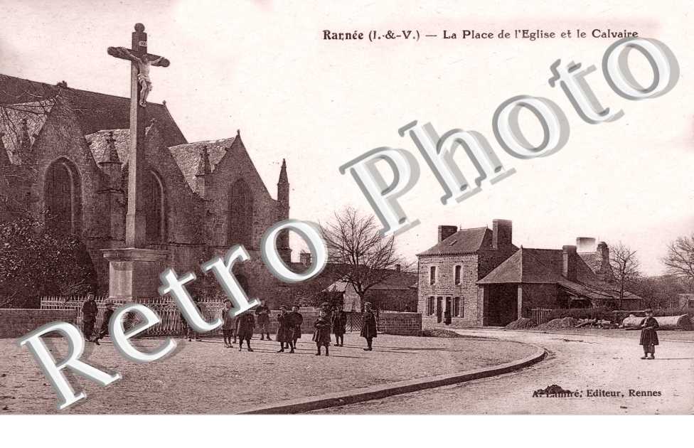 la Place de l'Eglise et le Calvaire