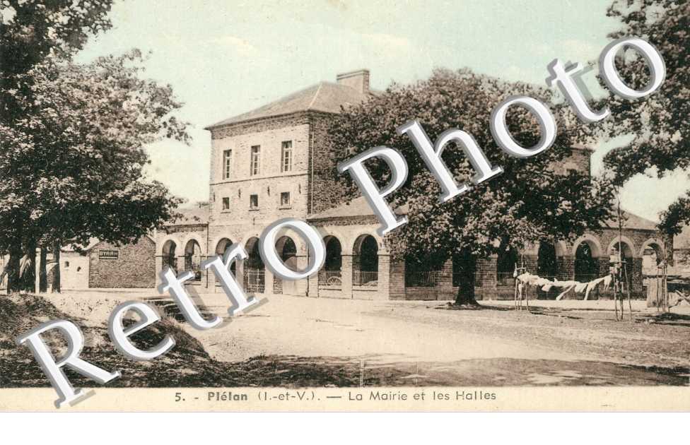 la Mairie et les Halles