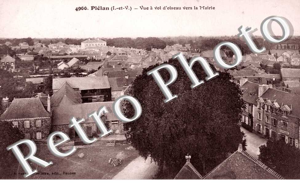 Vue a vol d'oiseau vers la Mairie