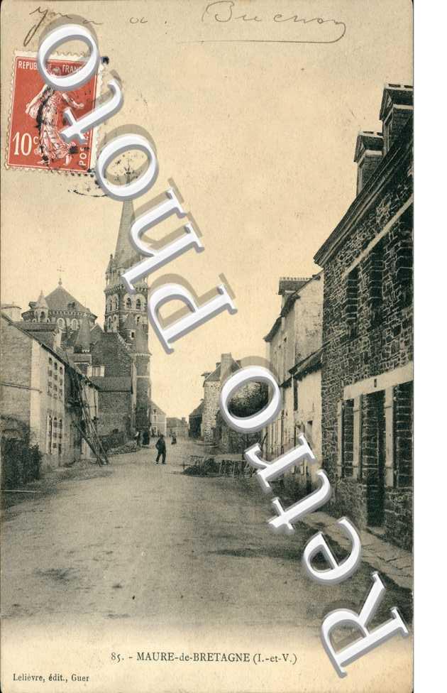 (une rue + eglise)