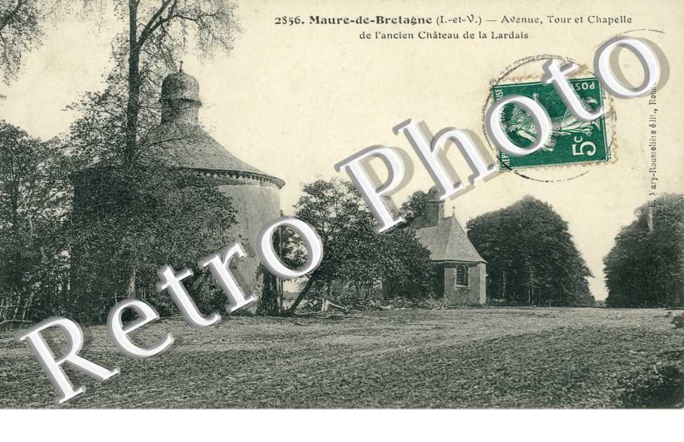 Avenue, Tour et Chapelle de l'ancien Chateau de Lambardais