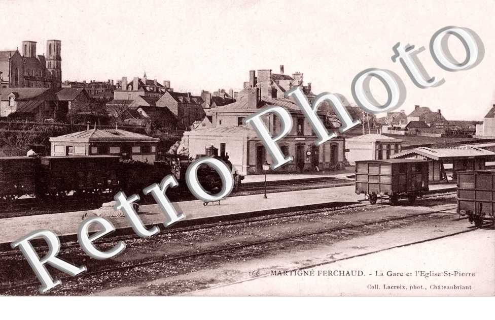 La gare et l'eglise Saint-Pierre