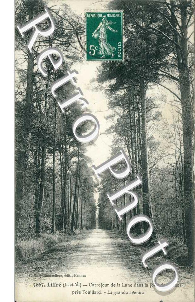 Carrefour de la Lune dans la Foret de Rennes