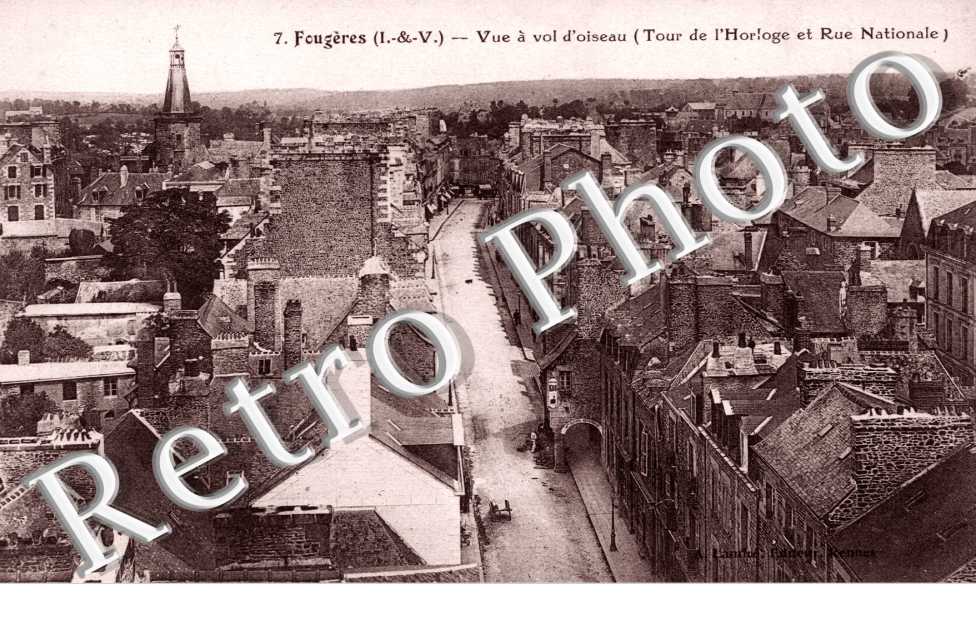 Tour de l'horloge et Rue Nationale