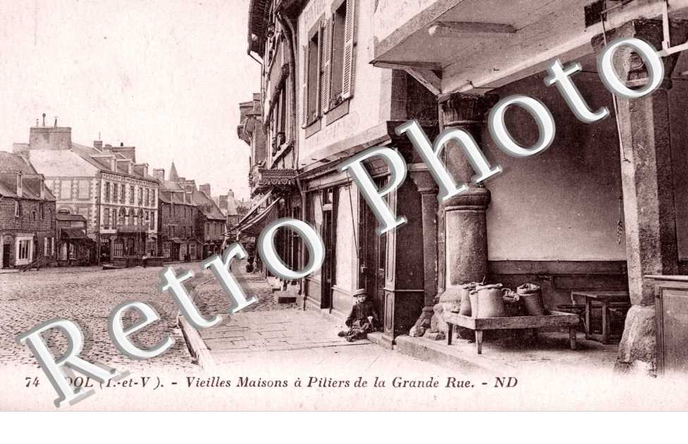 Vieilles Maisons a Piliers de la Grande Rue