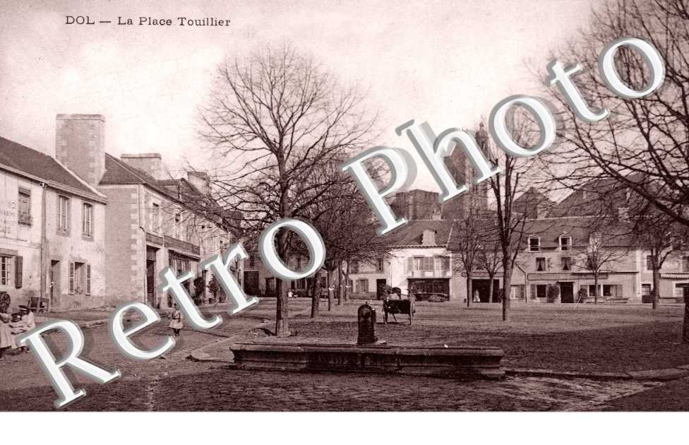 la Place Touillier