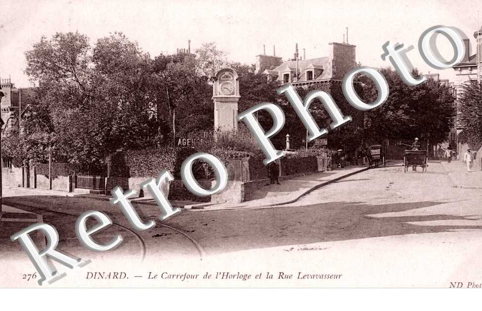 le Carrefour de l'Horloge et la rue Levavasseur