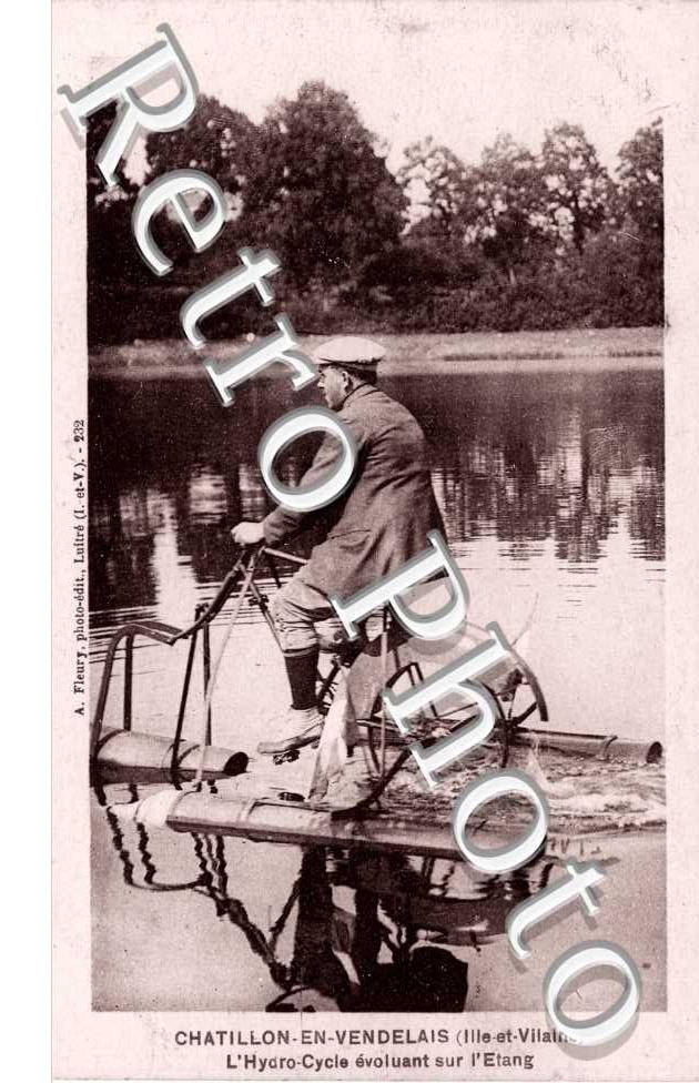 L'hydro-cycle evoluant sur l'etang