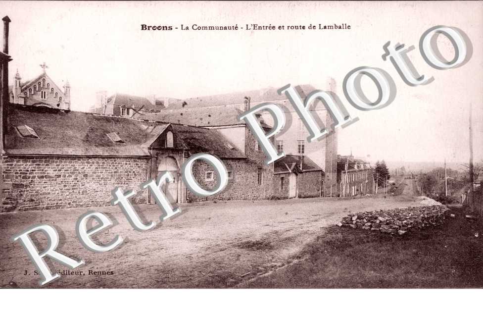 Broons, la communaute, l'entree et route de Lamballe