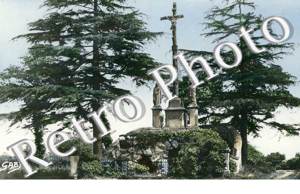 la grotte, l'autel