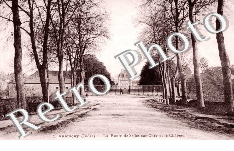 la route de Selles sur Cher et le chateau