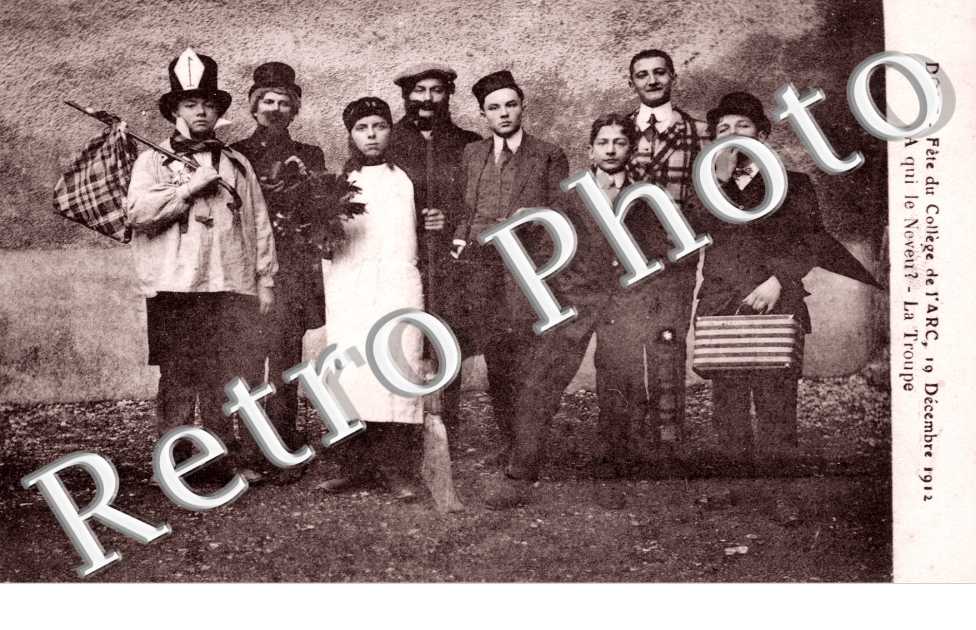 Fete du college de l'Arc 19 decembre 1912 A qui le neveu ? La troupe