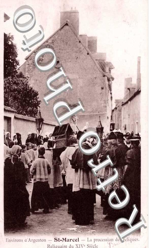 La procession des reliques - reliquaire du 14e siecle - religion
