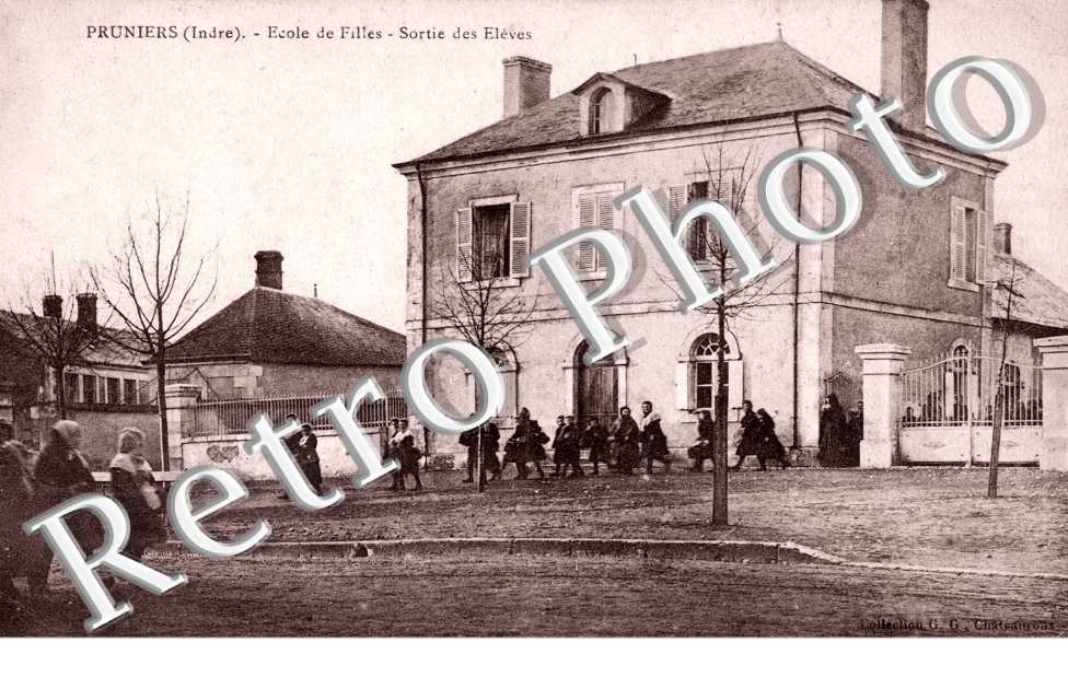 Ecole de Filles -Sortie des élèves