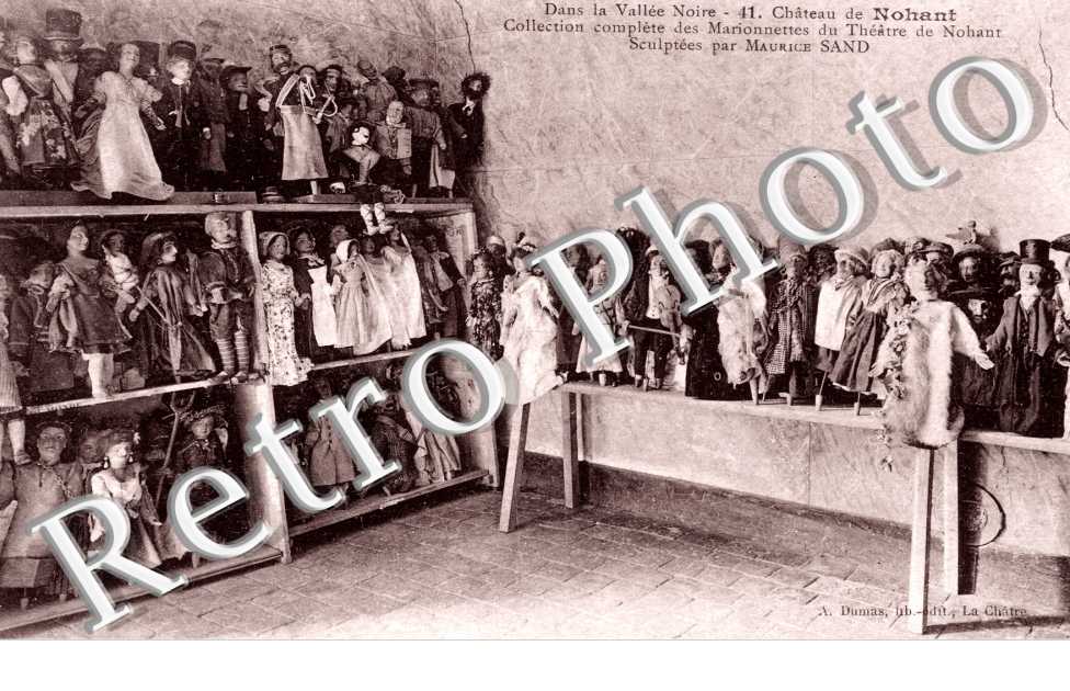 Collection complete des Marionnettes du Theatre de Nohant sculptees par Maurice Sand