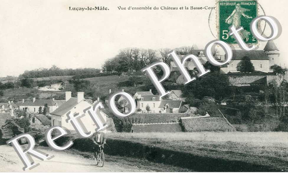 Vue d'Ensemble du Chateau et la Basse-Cour