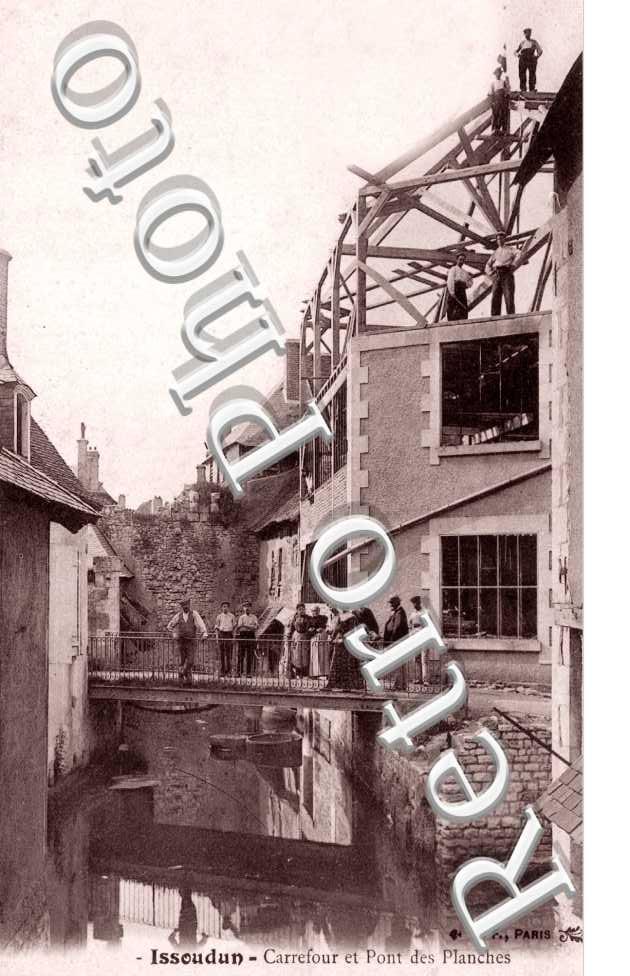 Carrefour et Pont des Planches