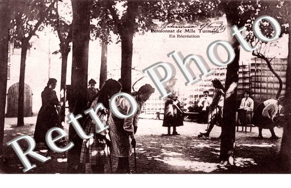 Pensionnat de Melle Turmeau - En recreation