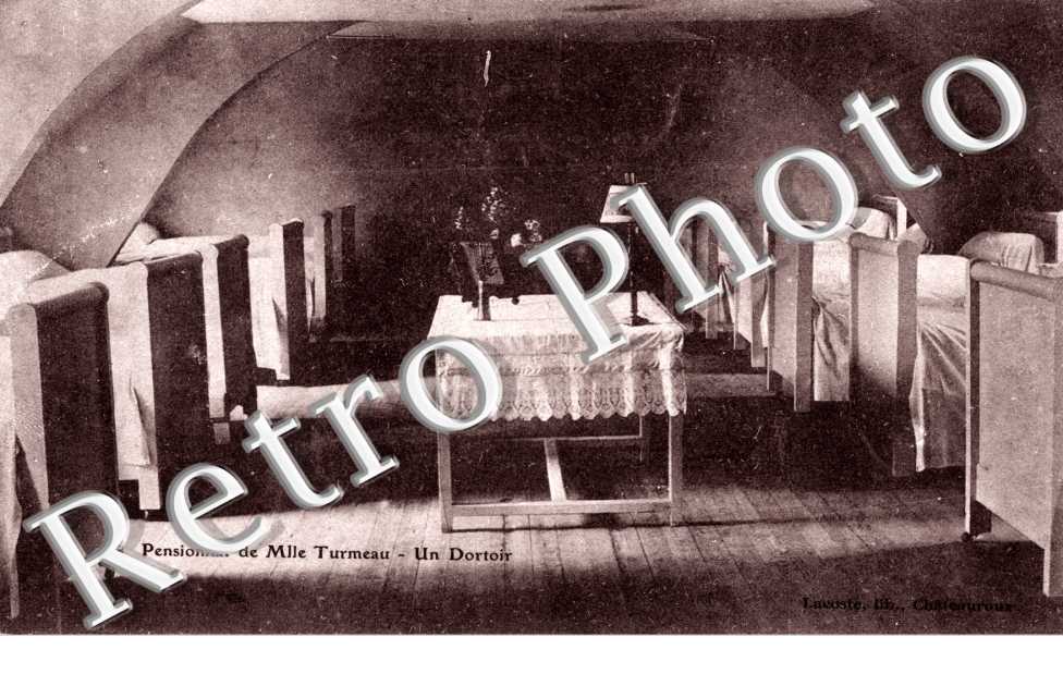 Pensionnat de Melle Turmeau - un dortoir