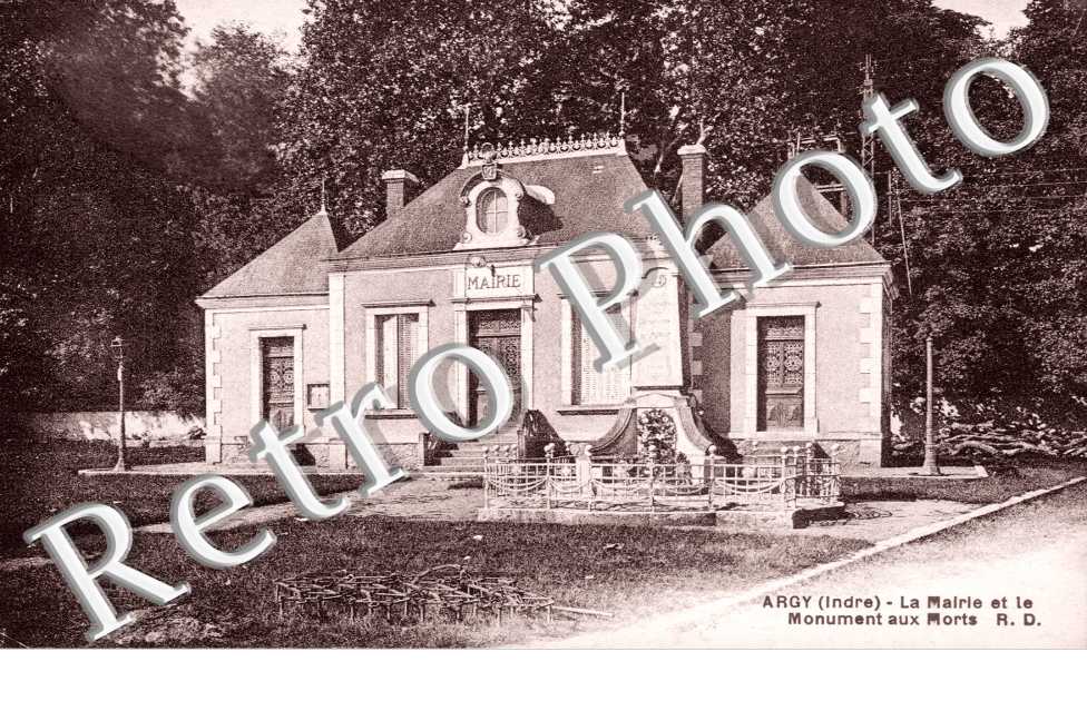 la Mairie et le Monuments aux Morts