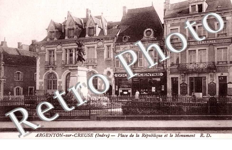 Place de la Republique et le Monument