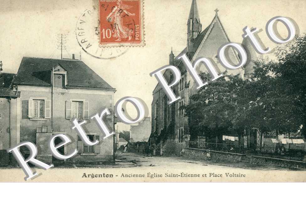Ancienne Eglise Saint-Etienne et Place Voltaire