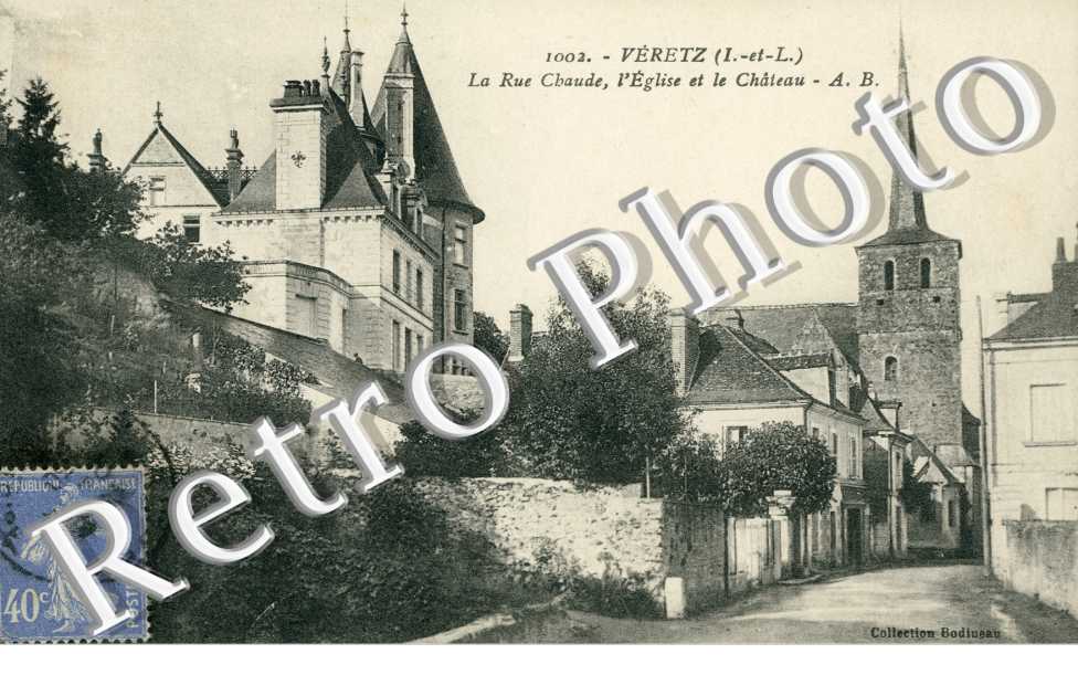 La rue Chaude - l'eglise et le chateau