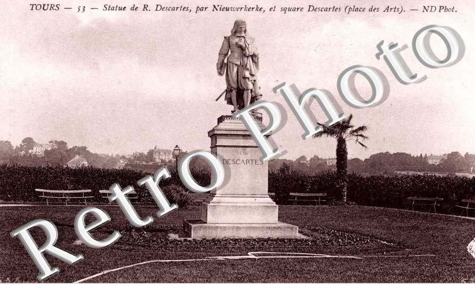 Statue de R. Descartes