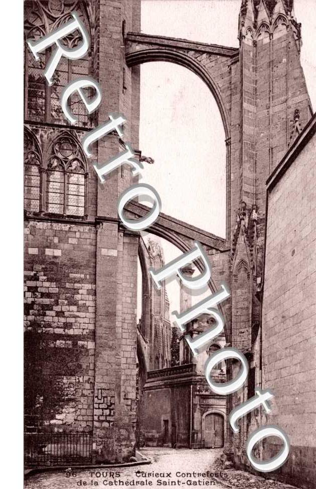 Curieux Contrefort