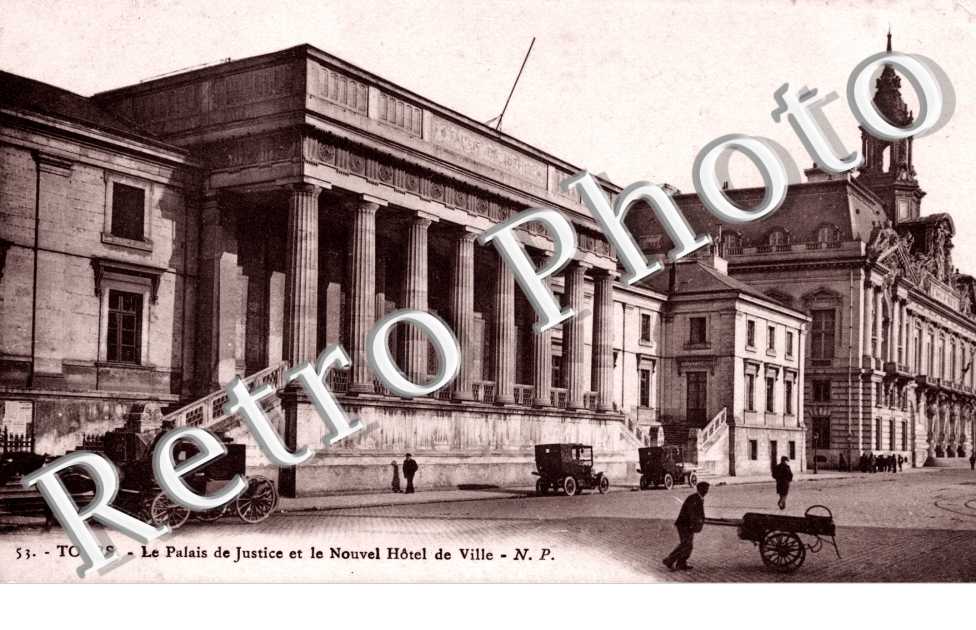le Palais de justice et le Nouvel Hotel de Ville