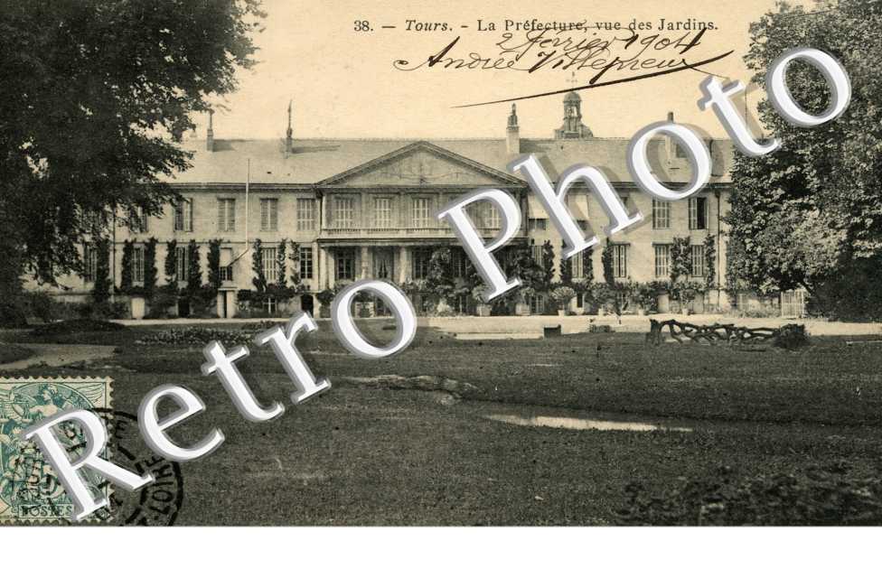 la Prefecture vue des jardins