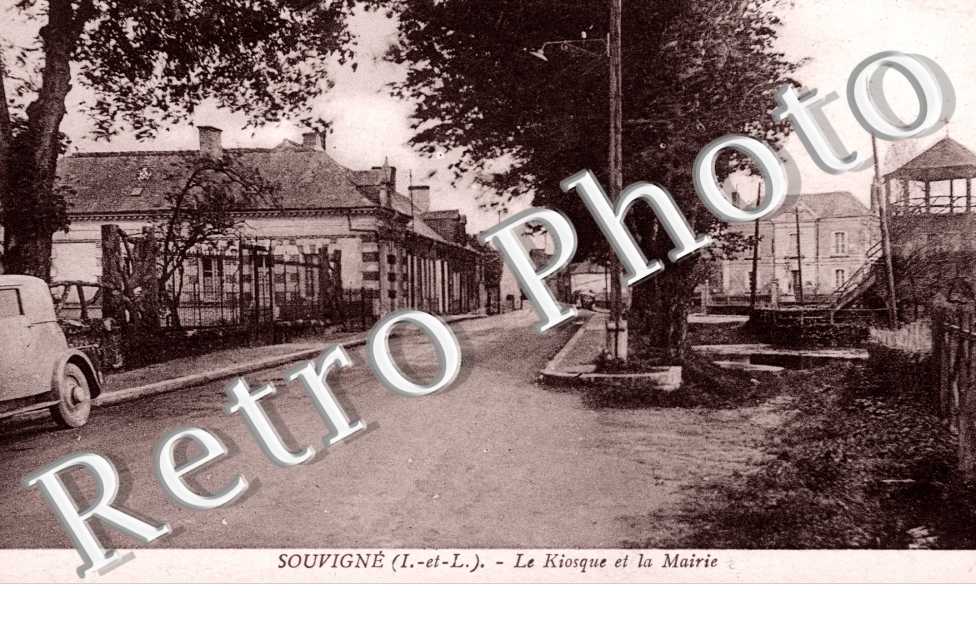 Le kiosque et la mairie
